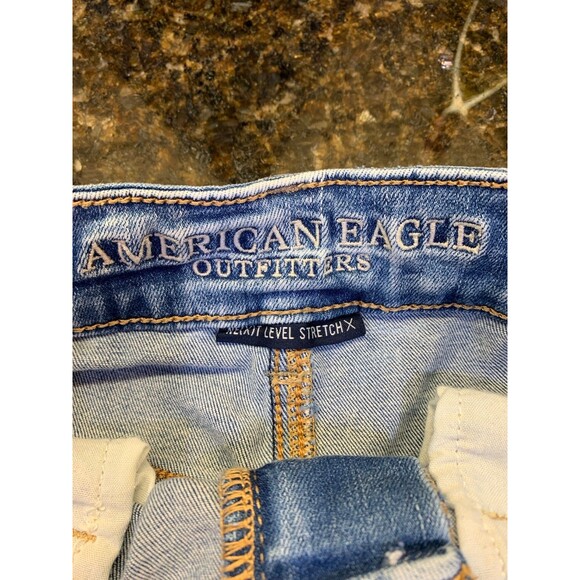 American Eagle Next Level Stretch Miniskirt Distressed Medium Wash Size 4 EUC - Picture 8 of 8